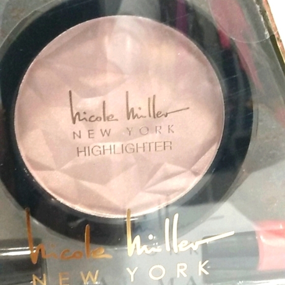 NICOLE MILLER ESSENTIAL LIP GLOSS EYESHADOW HIGHLIGHTER MAKEUP COLLECTION SET - Picture 5 of 7